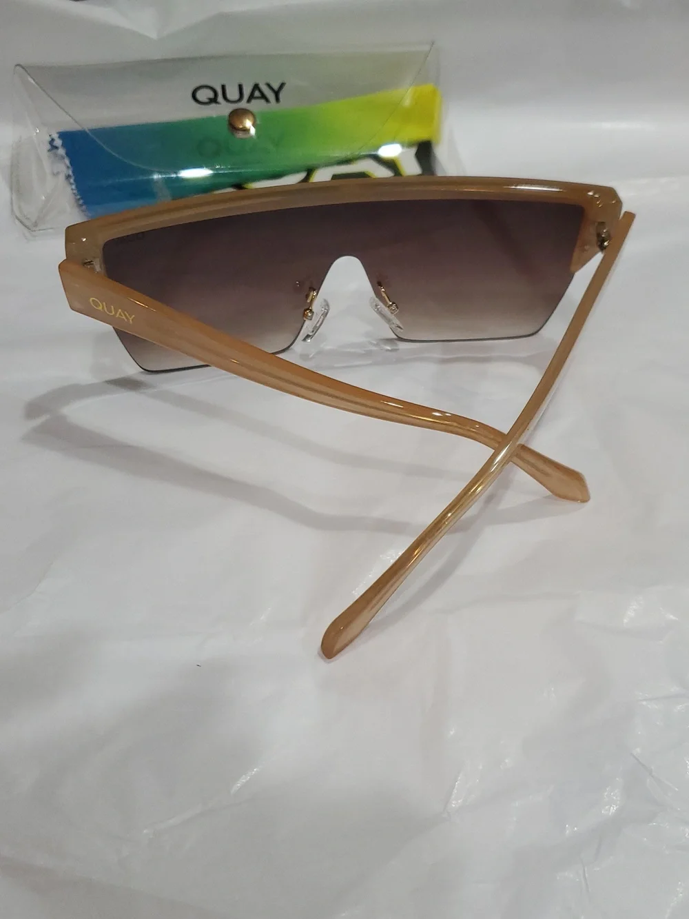 Quay Australia Echo Chamber Ivory frame‎ Brown lens shield flat brow sunglasses